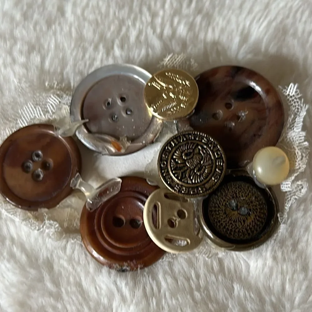Vintage Button Brooch!